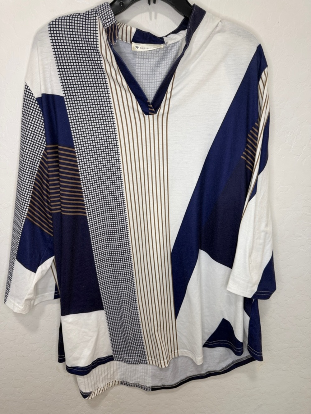Geometric Stripe V-Neck Top Womens‎ plus size 3X pattern navy multi color blouse